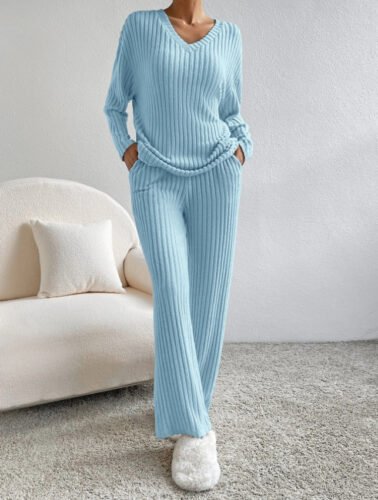 Two-piece fashionable casual loose-fitting knit suit